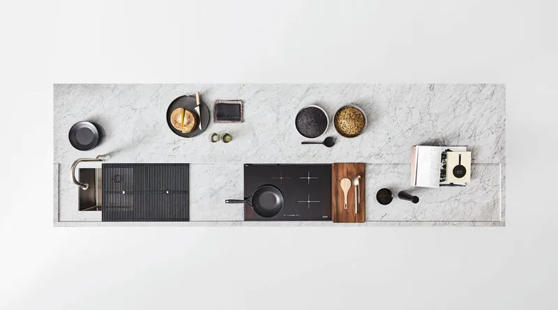 Minimalistische Küche in Weiß, Grau, Schwarz mit Arbeitsplatte aus Keramik von Arclinea