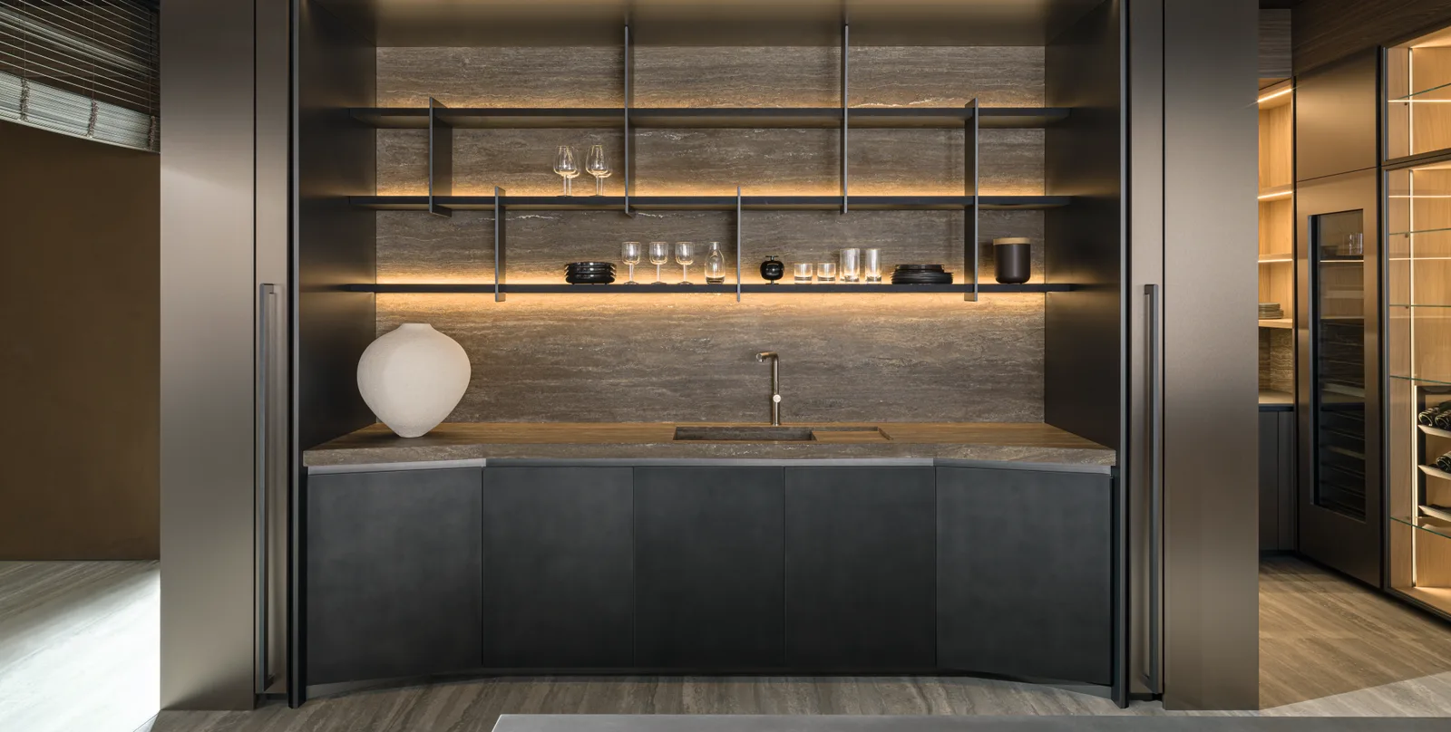 Dada Kitchens Tivalì 2.0 – Salbeigrüne Landhausküche – Hellbraun/Naturholz