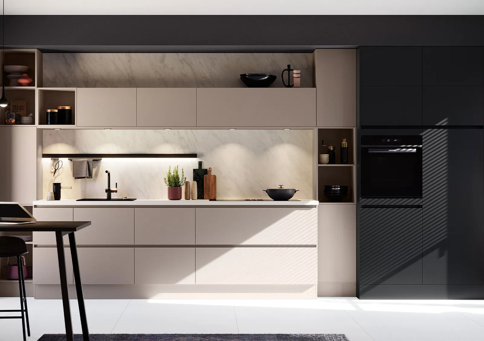 Moderne Küche in L-Form in Beige/Greige matt mit Graphit-Akzent (Hochschrank), Arbeitsplatte aus Weiß matt von Häcker