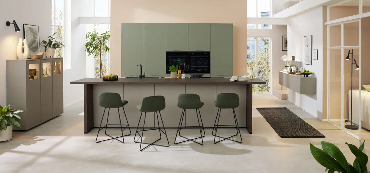 Moderne Küche in Senso Olive Premium Matt von Küchentreff