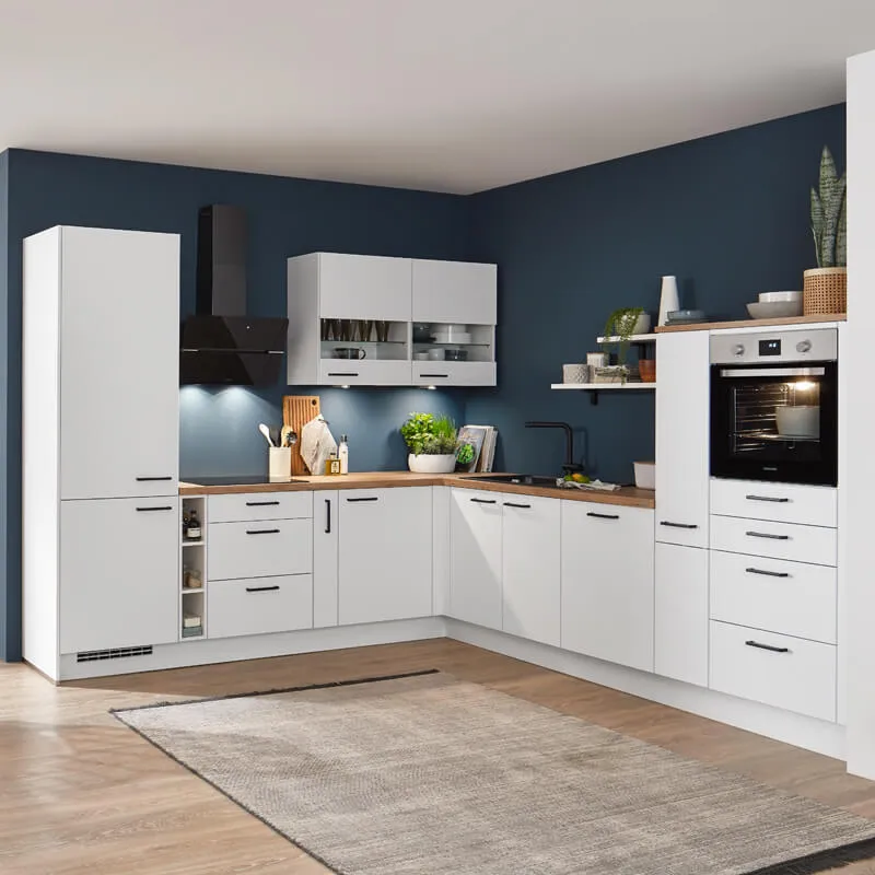 Minimalistische Küche in Alpinweiß UT110 matt mit Arbeitsplatte aus Schichtstoff Weiß matt von Nobilia Elements
