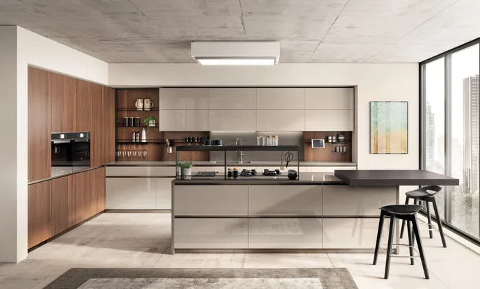Moderne Küche in Nussbaum, Taupe glänzend mit Arbeitsplatte aus Keramik Anthrazit von Scavolini