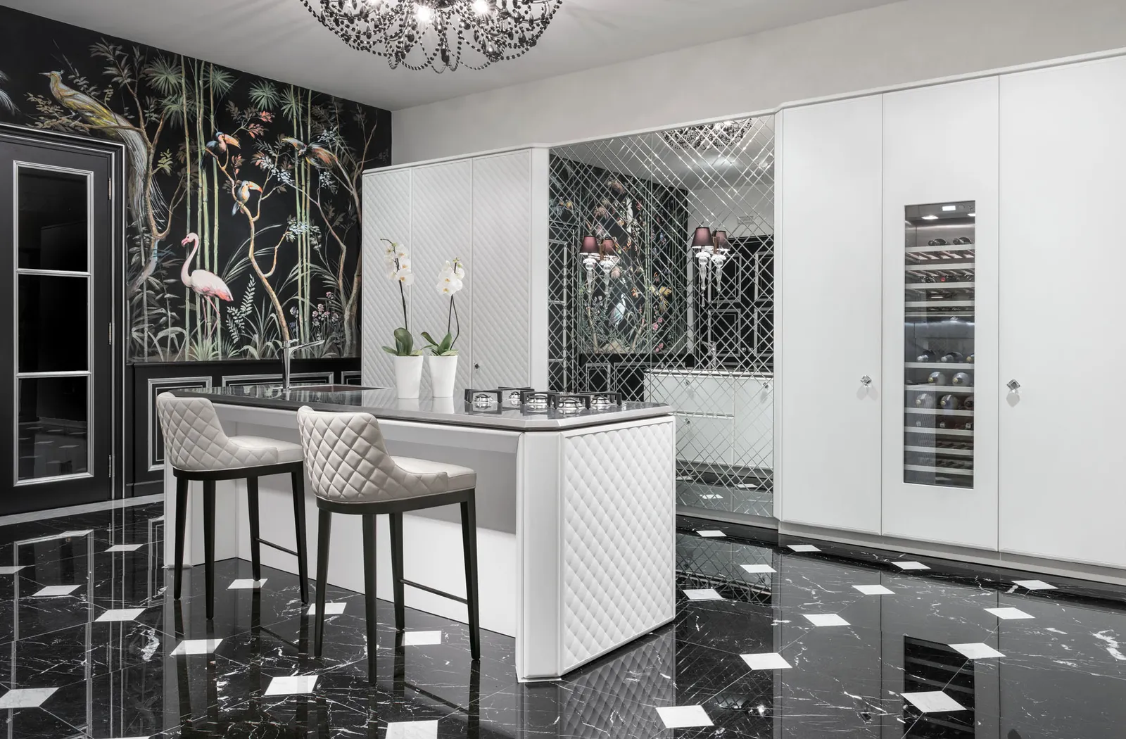 Hochglanz-Küche in Creme-Hochglanz, Schwarz-Hochglanz oder Bordeaux-Hochglanz mit Arbeitsplatte aus Carrara-Marmor von Scic