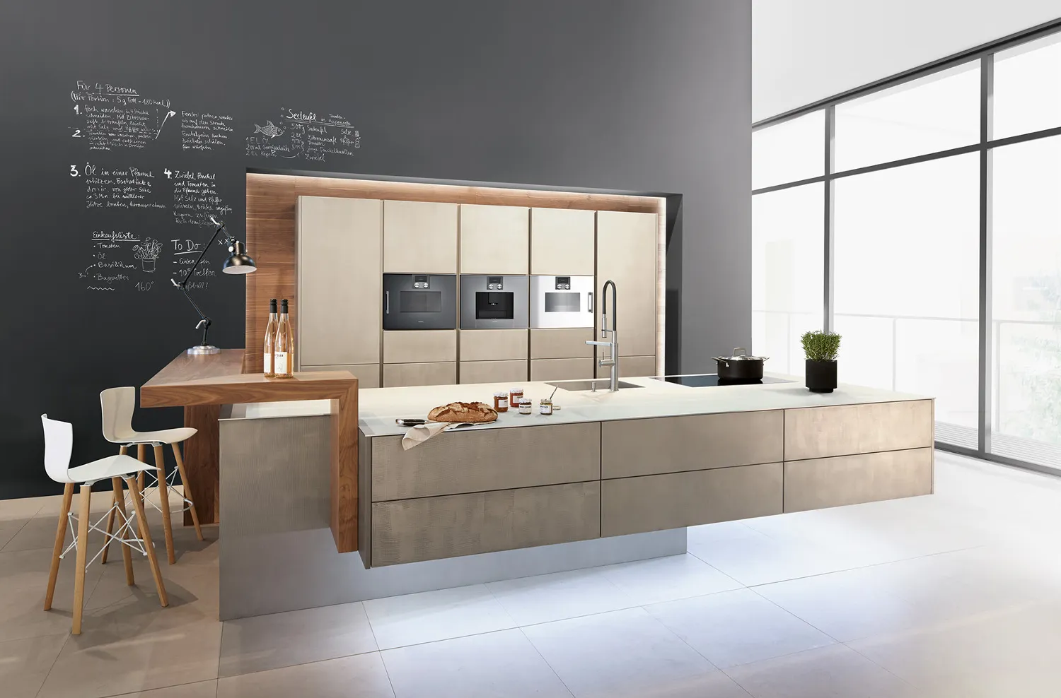 Industrial-Küche in Taupe/Sandbeige, strukturiert matt mit Arbeitsplatte aus Kompaktplatte von Zeyko