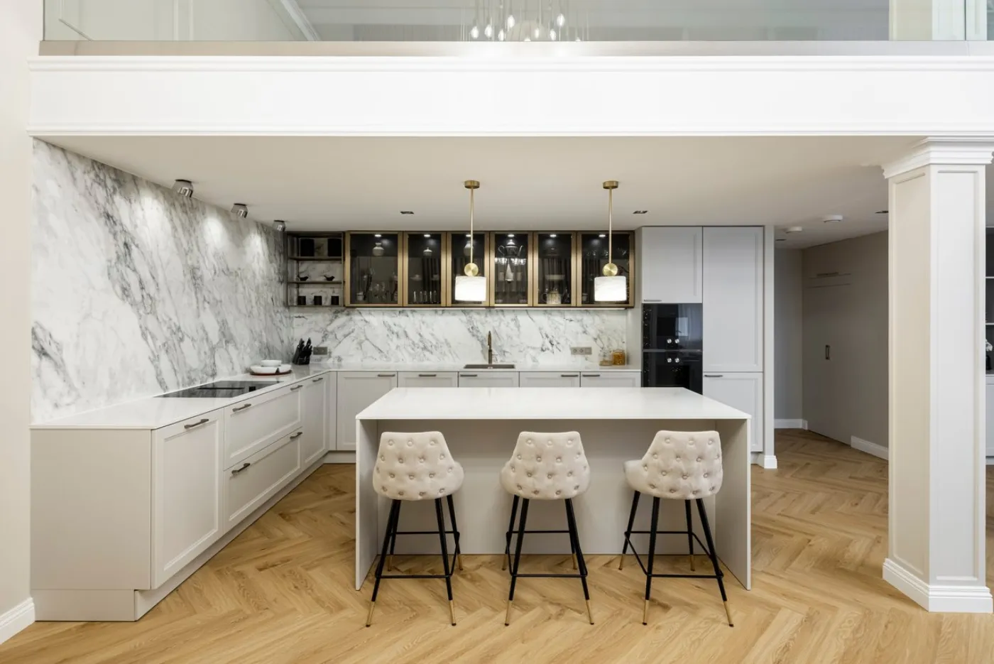 SieMatic Küche in Weiß mit Kochinsel